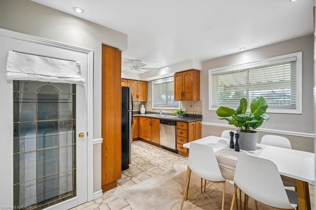 Single Family Residence for sale at 139 Rendell Boulevard, Hamilton, ON, L8T 3P7 - Sunninghill - MLS: 40819931