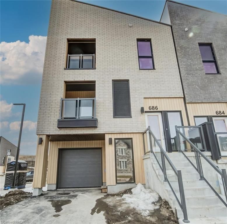 686 Benninger Drive, Kitchener, Ontario