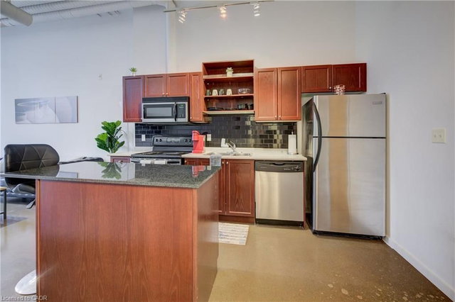 224 - 410 King Street W