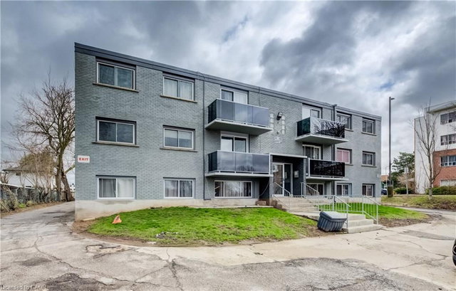 7 - 82 Elgin Street S