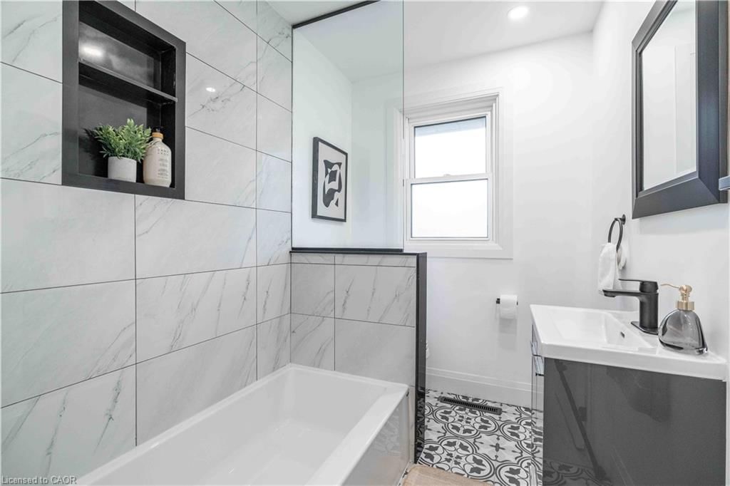 Single Family Residence for sale at 67 Toby Crescent, Hamilton, ON, L8T 2N9 - Huntington - MLS: 40820060