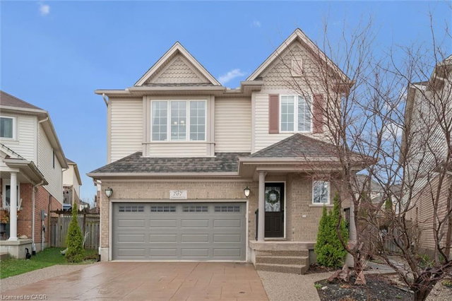 707 Commonwealth Crescent