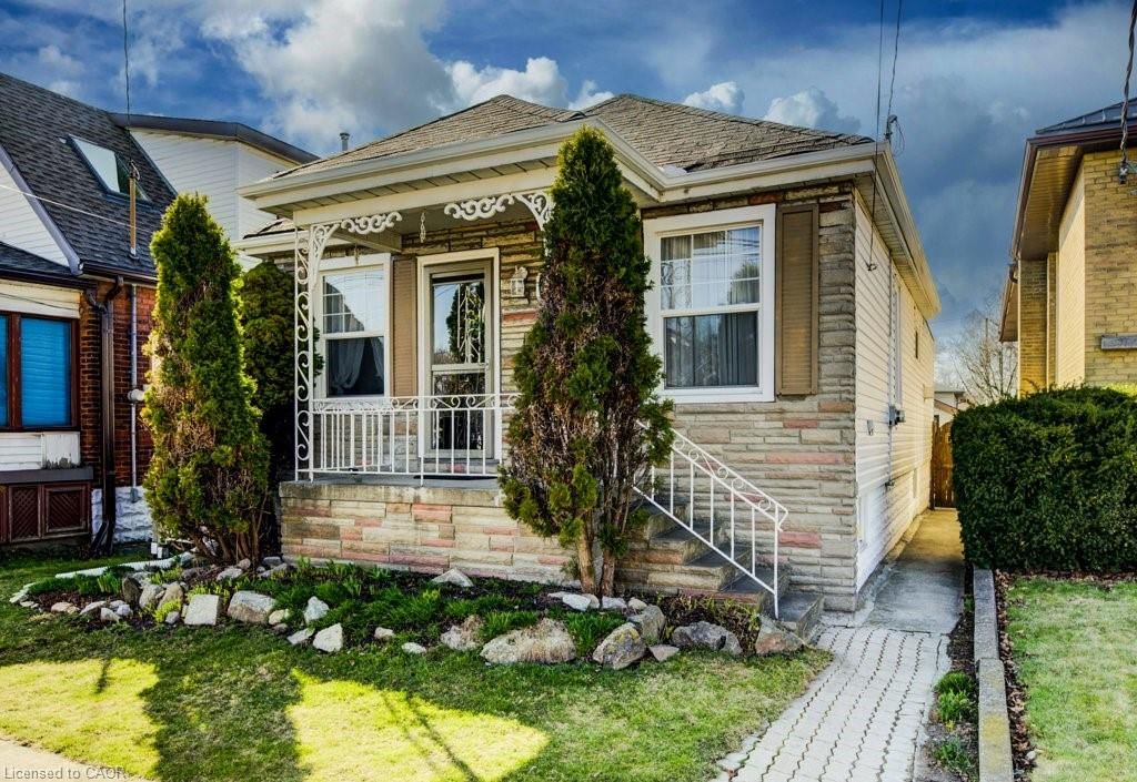 Single Family Residence for sale at 458 Upper Wentworth Street, Hamilton, ON, L9A 4T7 - Inch Park - MLS: 40820147