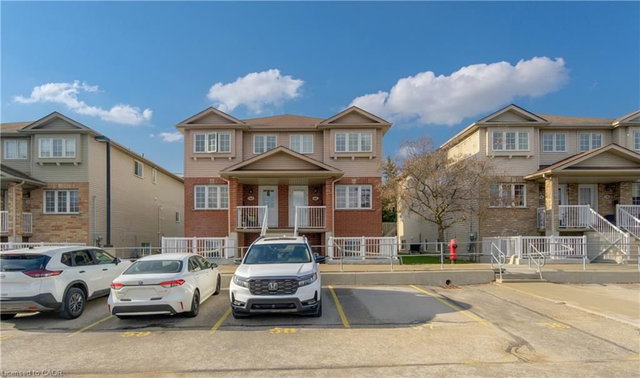 4D - 50 Howe Drive W