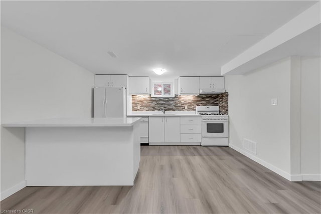 B - 17 Victor Boulevard