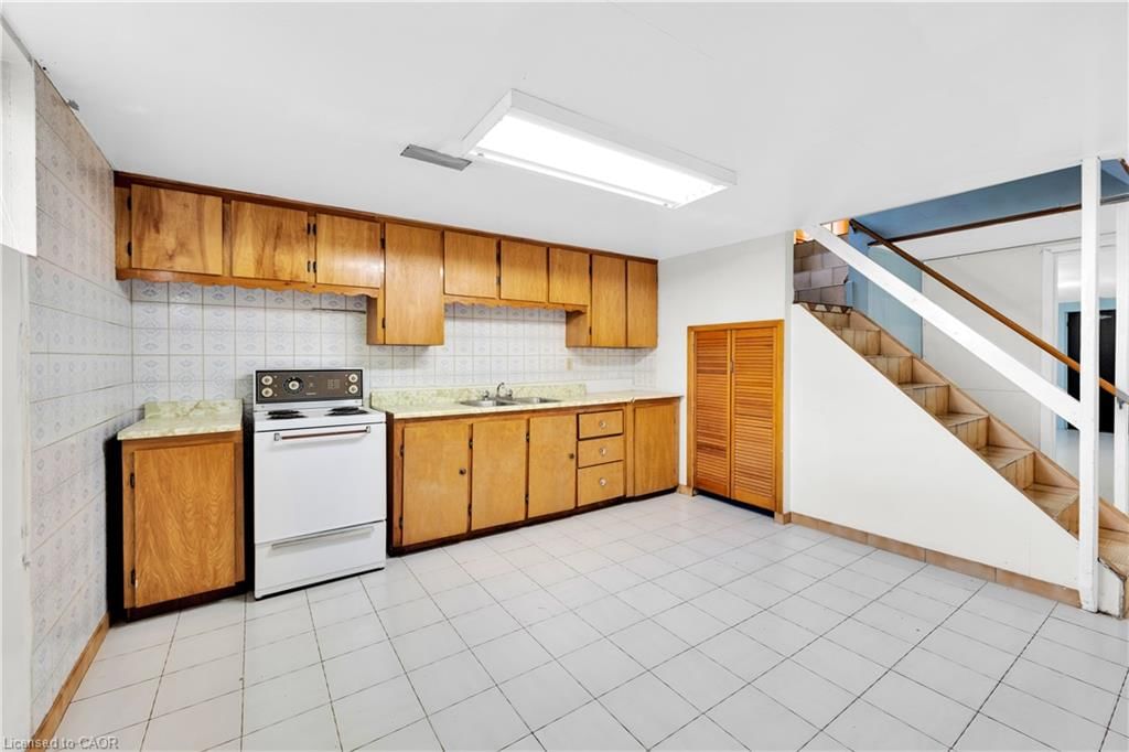 Single Family Residence for sale at 112 Purdy Crescent, Hamilton, ON, L9A 3B3 - Greeningdon - MLS: 40820219