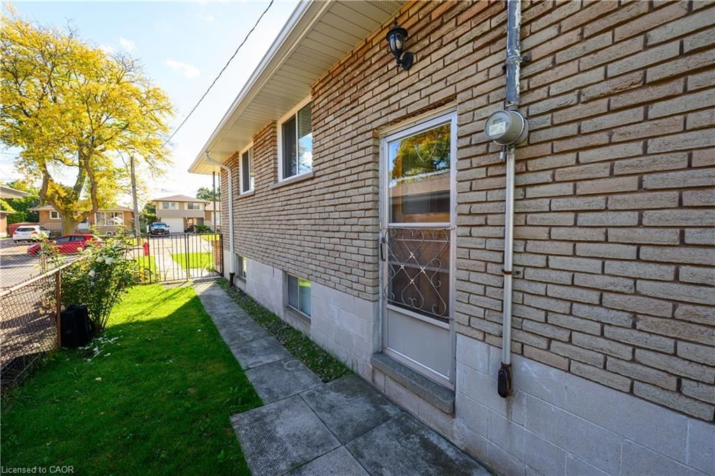 Single Family Residence for sale at 112 Purdy Crescent, Hamilton, ON, L9A 3B3 - Greeningdon - MLS: 40820219