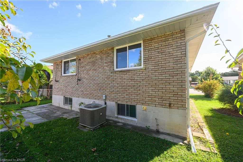 Single Family Residence for sale at 112 Purdy Crescent, Hamilton, ON, L9A 3B3 - Greeningdon - MLS: 40820219