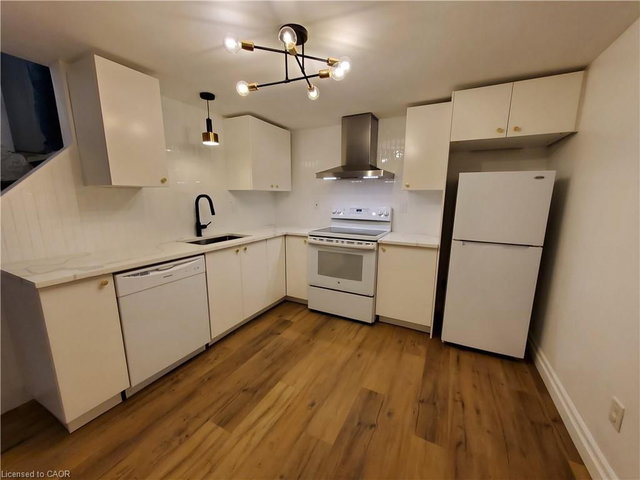 Lower - 46 Head Street