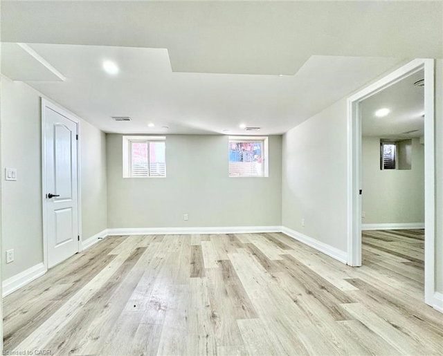 LOWER - 12 Fernwood Crescent