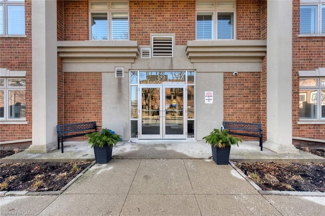 404 - 391 Plains Road E