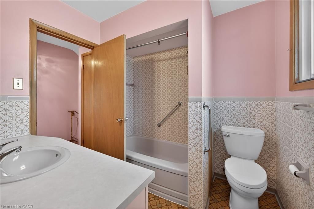 Single Family Residence for sale at 4 San Marco Street, Hamilton, ON, L9C 5M7 - Mountview - MLS: 40820469