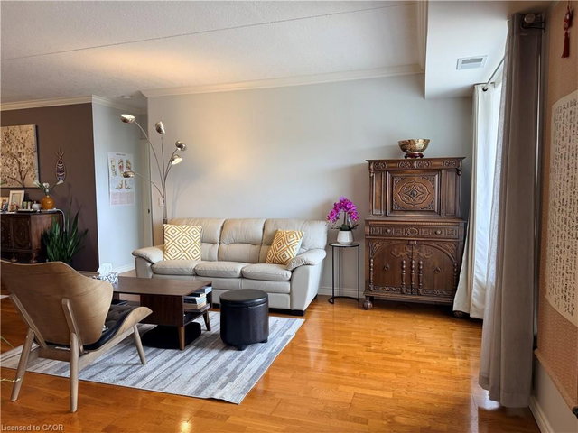 502 - 405 Erb Street