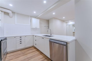 LL03 - 100 Charlton Avenue W