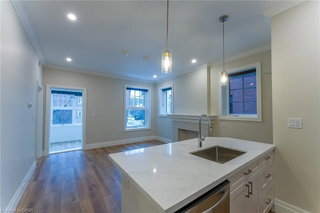 202 - 100 Charlton Avenue W