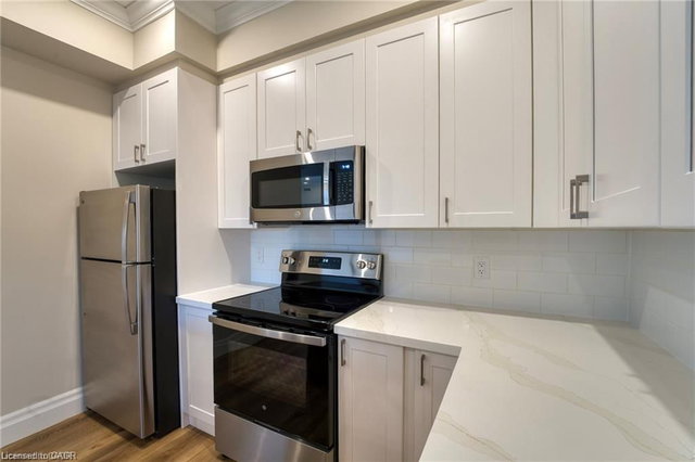 203 - 100 Charlton Avenue W