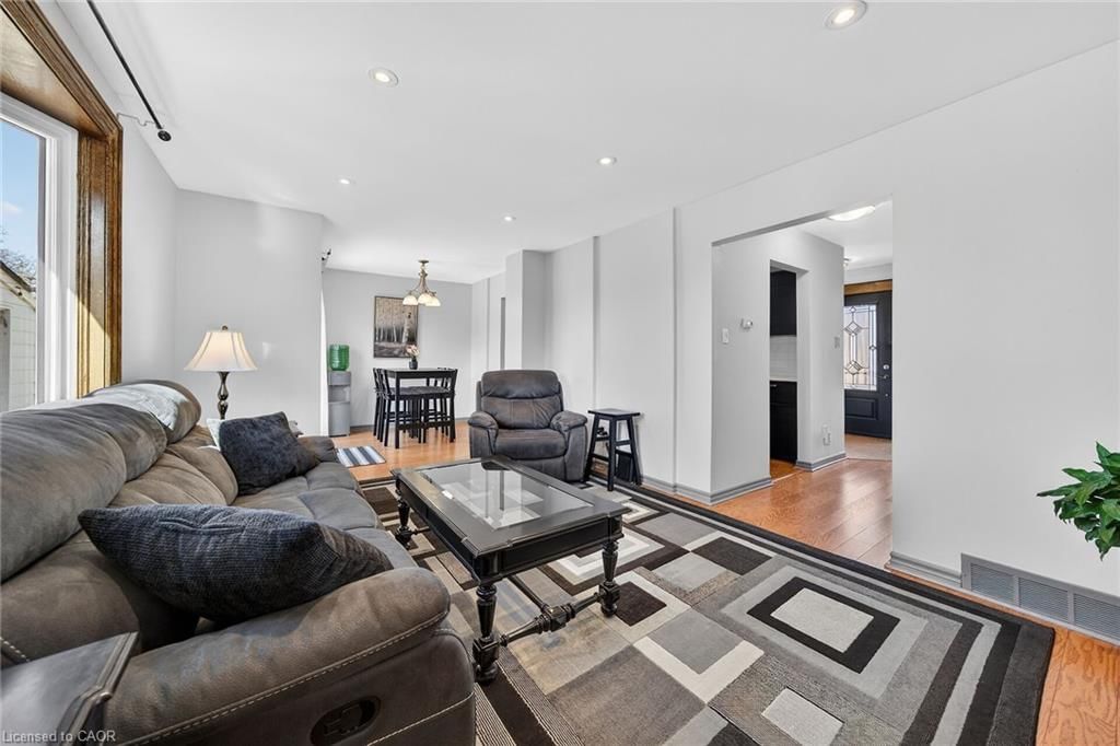 Single Family Residence for sale at 211 Birchcliffe Crescent, Hamilton, ON, L8T 4L1 - Berrisfield - MLS: 40820735