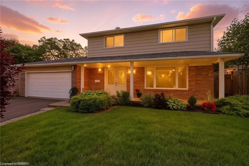 307 Erindale Drive, Burlington, Ontario