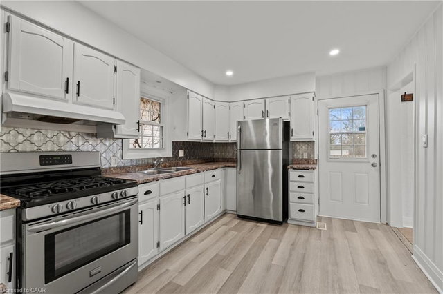 Lower - 15 Mccormick Street