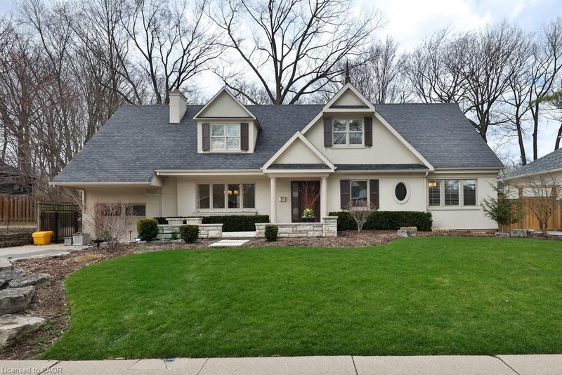 319 Goodram Drive, Burlington, Ontario