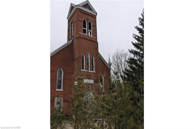 2048 Albert Street S