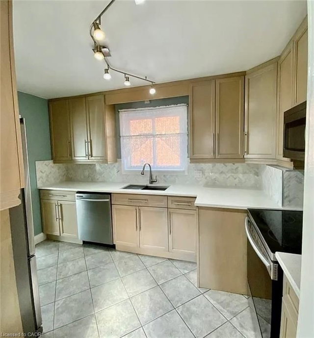 UPPER - 7016 Hagar Avenue