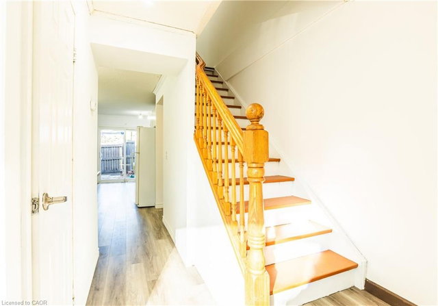 102 - 121 University Avenue E