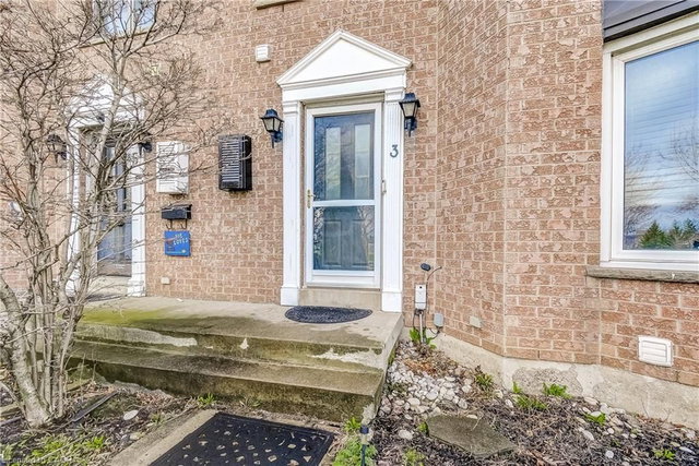 3 Waterford Crescent