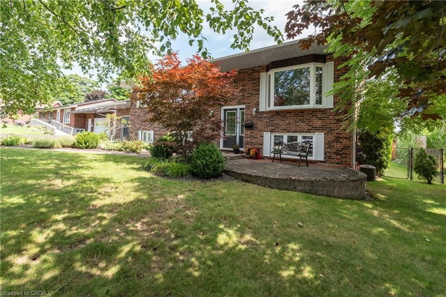 29 Armstrong Crescent