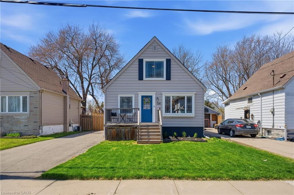 Single Family Residence for sale at 226 East 27th Street, Hamilton, ON, L8V 3G4 - Eastmount - MLS: 40820979