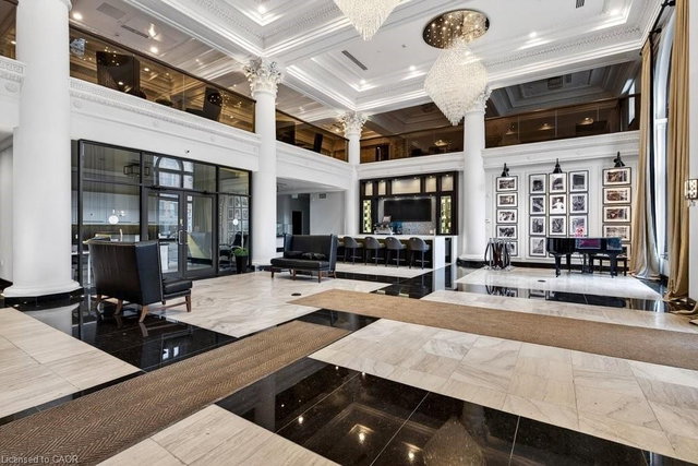 701 - 112 King Street E