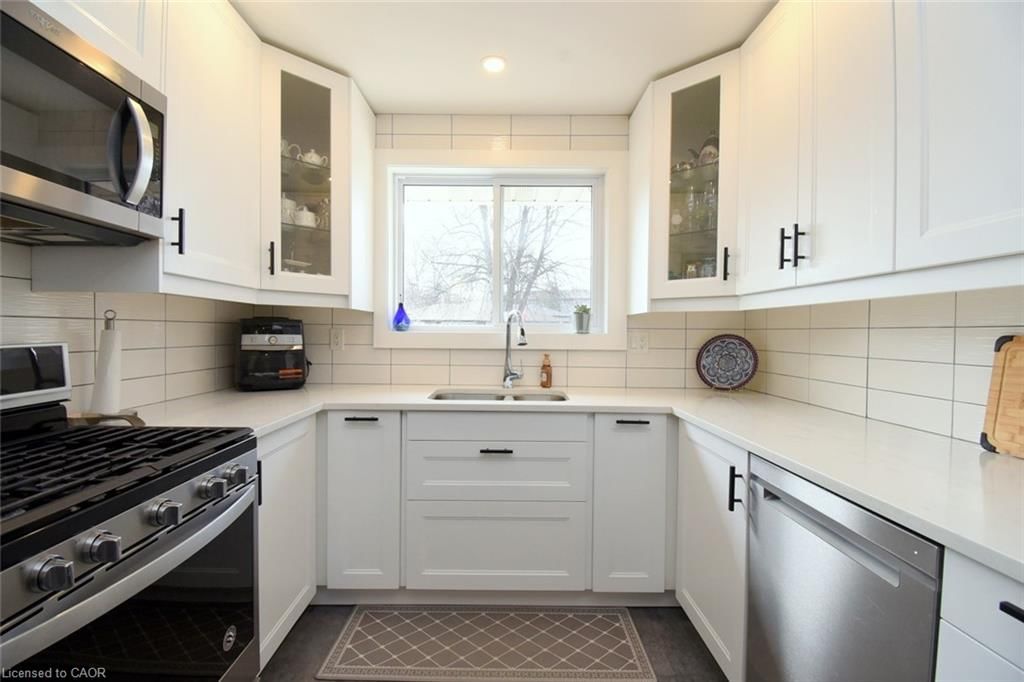 Single Family Residence for sale at 316 Cranbrook Drive, Hamilton, ON, L9C 4T3 - Gilkson - MLS: 40821011