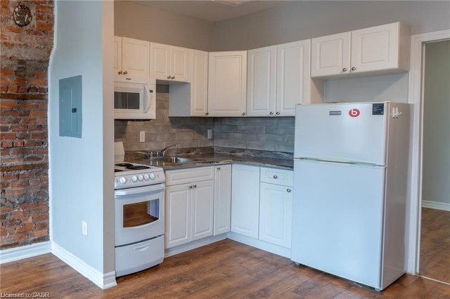 2 - 141 Wellington Street N