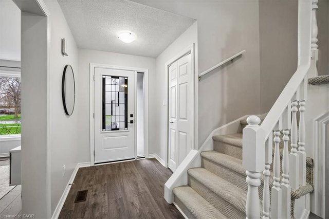 2208 Melissa Crescent