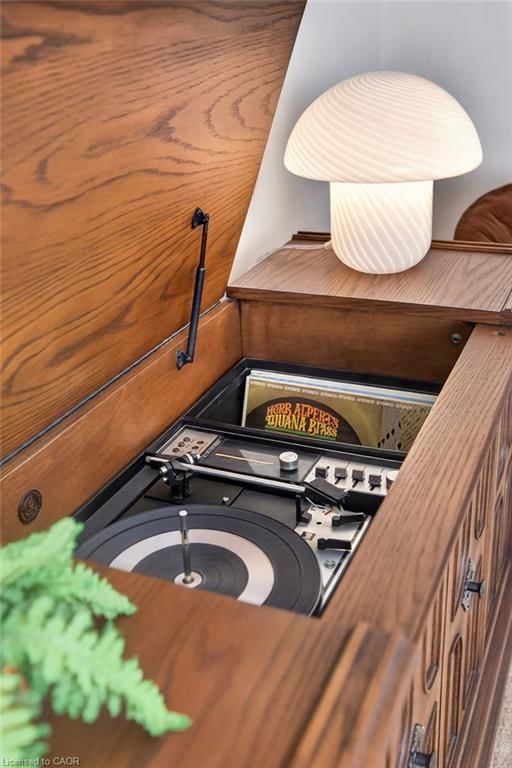 Single Family Residence for sale at 189 Hoover Crescent, Hamilton, ON, L9A 3H2 - Balfour - MLS: 40821154