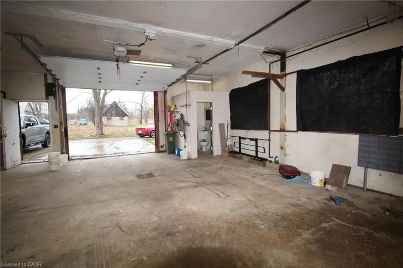 481 Garner Road E photo 2