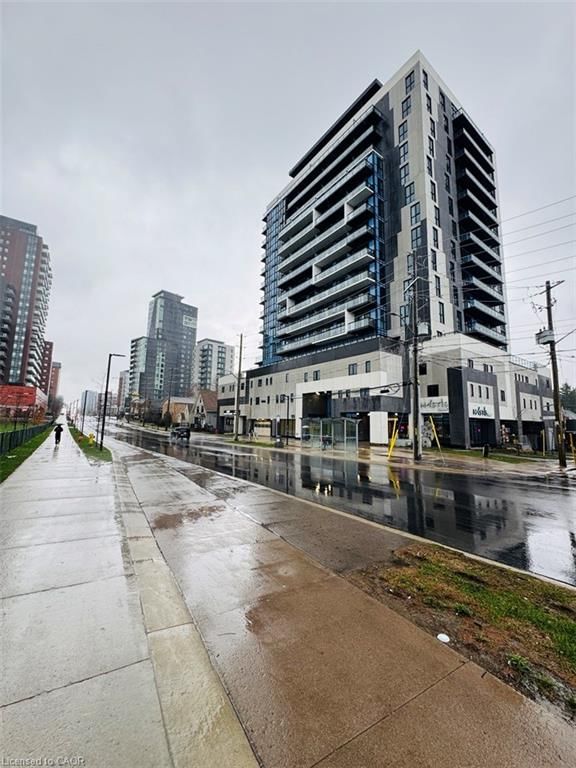 1006 - 128 King Street N