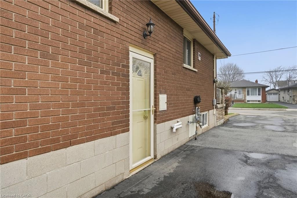 Single Family Residence for sale at 80 Luscombe Street, Hamilton, ON, L9A 2J8 - Greeningdon - MLS: 40821247
