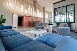 2605 - 25 Wellington Street S