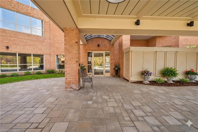 302 - 1414 King Street E