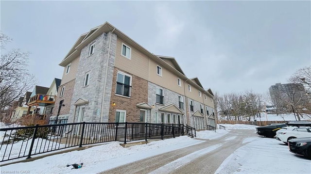 6 - 122 Courtland Avenue E