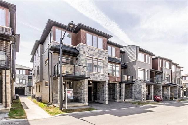 121 - 30 Times Square Boulevard