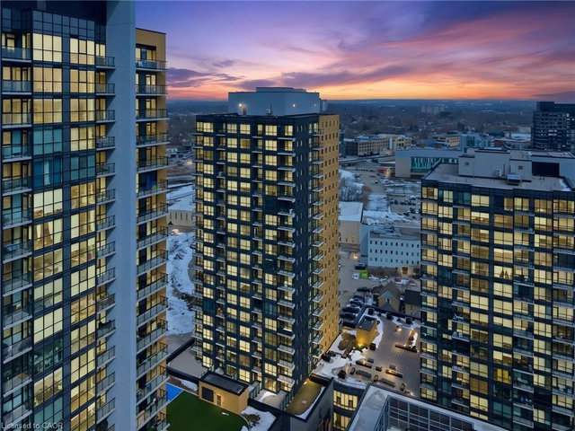 1206 - 104 Garment Street