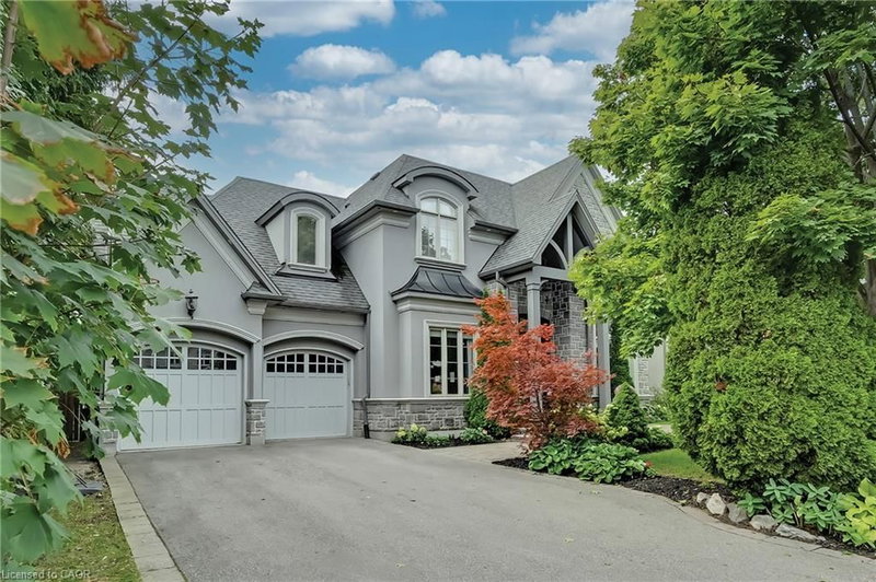 594 Maplehurst Avenue, Oakville, Ontario