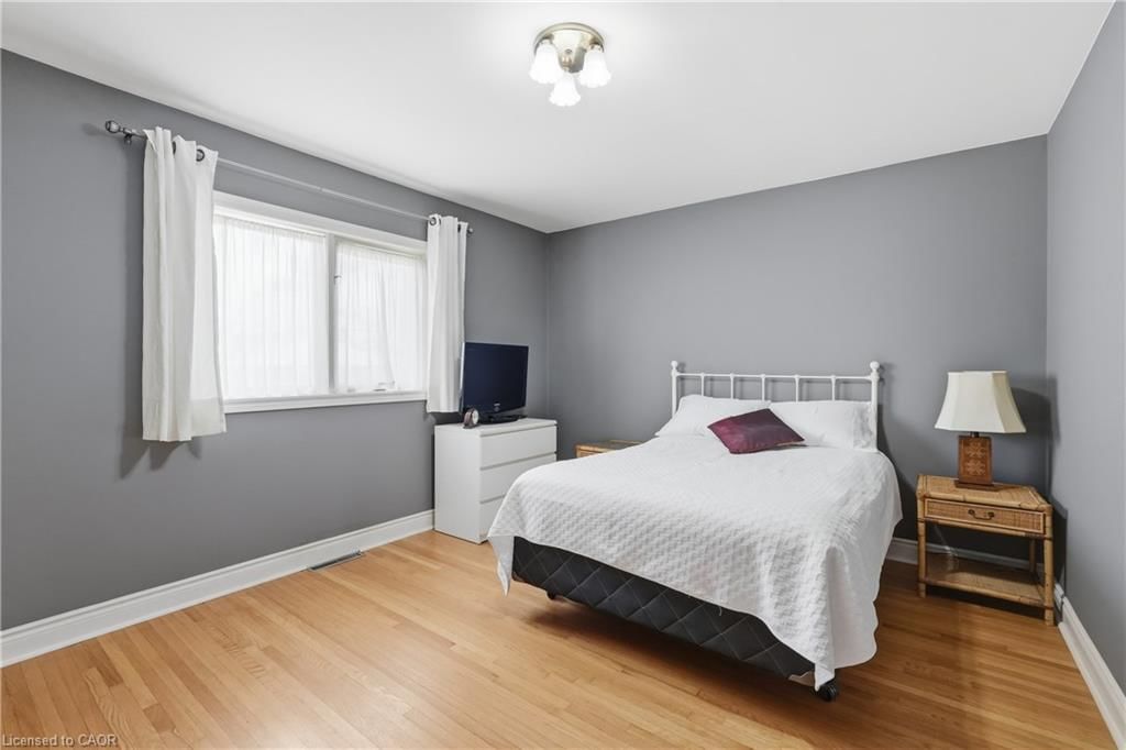 Single Family Residence for sale at 62 Grenadier Drive, Hamilton, ON, L8T 4E3 - Huntington - MLS: 40821473