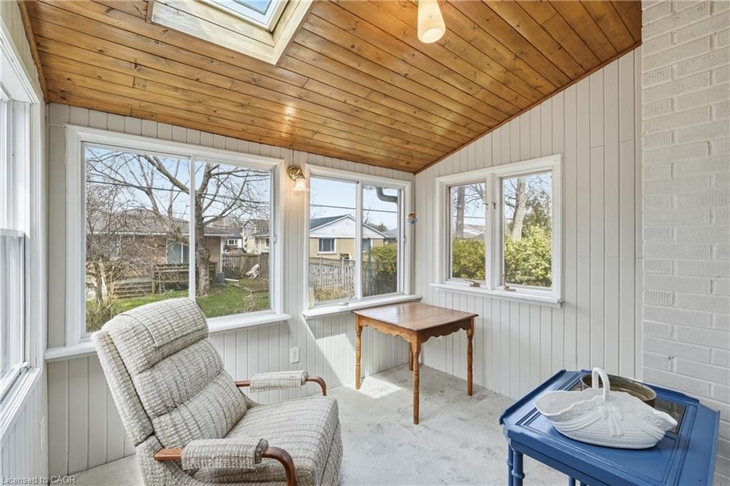 Single Family Residence for sale at 62 Grenadier Drive, Hamilton, ON, L8T 4E3 - Huntington - MLS: 40821473