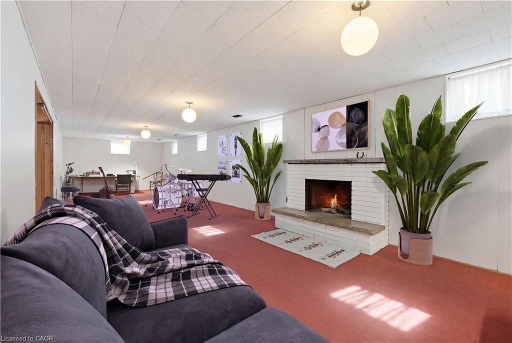 Single Family Residence for sale at 62 Grenadier Drive, Hamilton, ON, L8T 4E3 - Huntington - MLS: 40821473