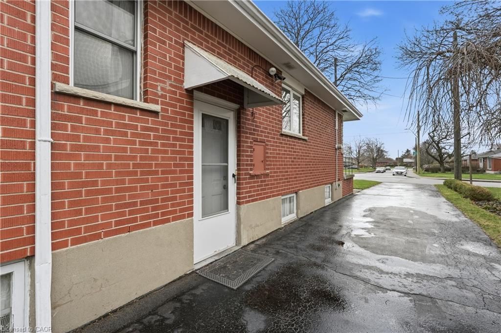 Single Family Residence for sale at 62 Grenadier Drive, Hamilton, ON, L8T 4E3 - Huntington - MLS: 40821473