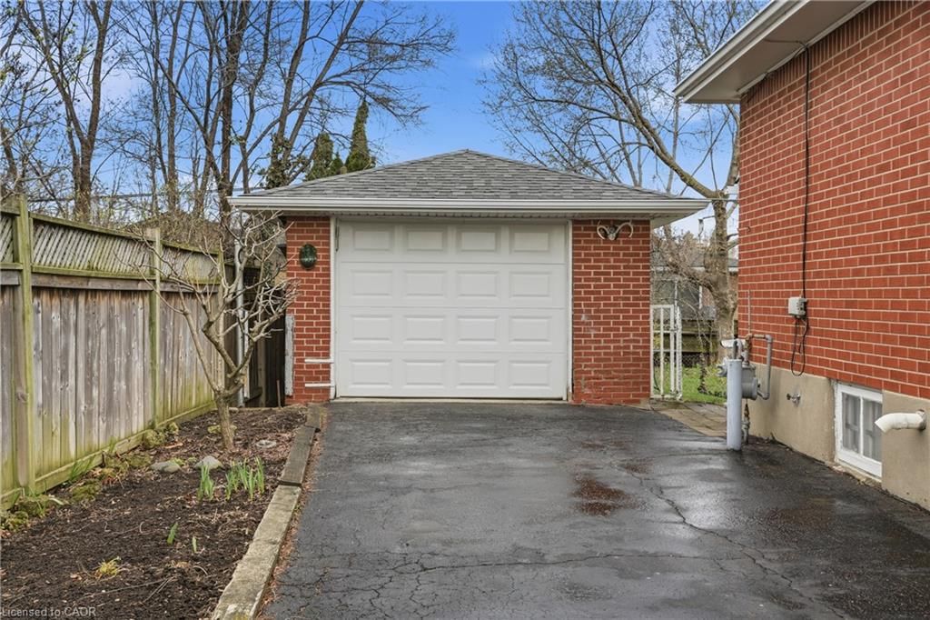 Single Family Residence for sale at 62 Grenadier Drive, Hamilton, ON, L8T 4E3 - Huntington - MLS: 40821473