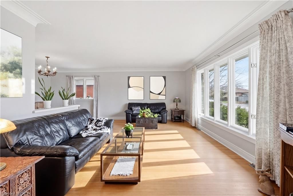 Single Family Residence for sale at 62 Grenadier Drive, Hamilton, ON, L8T 4E3 - Huntington - MLS: 40821473